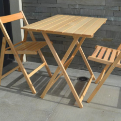 Tavolo pieghevole in legno 60×90 uso interno ed esterno, salvaspazio
