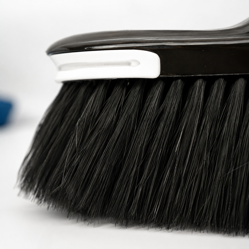 Brosse de ménage en soies de sanglier naturelles, Tomaino