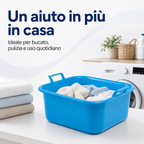 Bacinella in plastica blu utilizzata per bucato e pulizia della casa