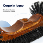 Dettaglio corpo in legno della scopa testa di lupo con struttura robusta e lavorazione curata