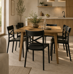 Sedie Croix nere in cucina moderna con tavolo in legno